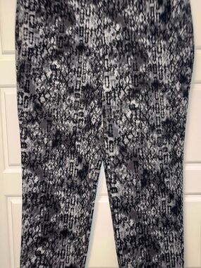 Gloria Vanderbilt Black and Gray Abstract Print Jeans